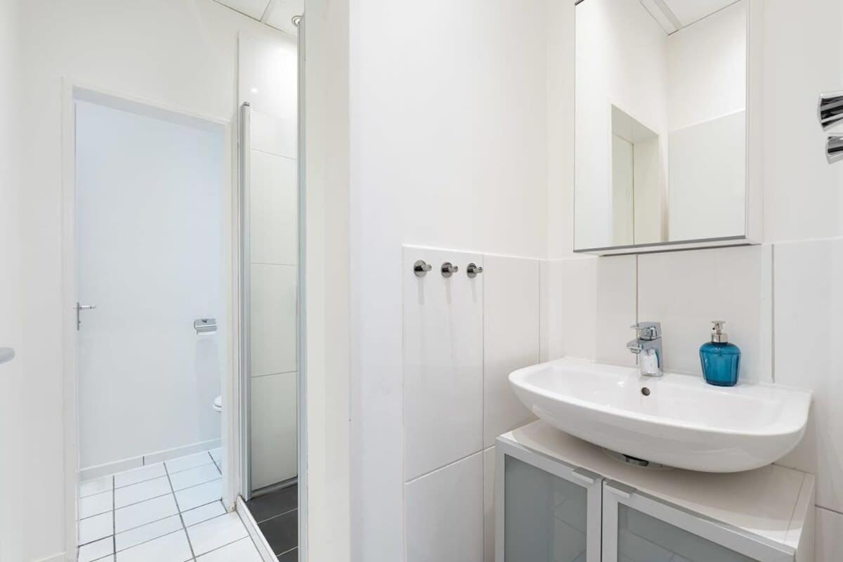 Appartement Big Near Rotkreuzplatz With 3 Bedroom For 12 Pax *